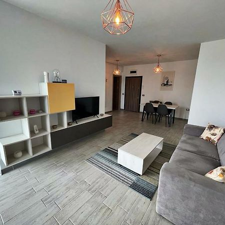 Dragomir Apartments Alezzi 1 Năvodari Екстериор снимка