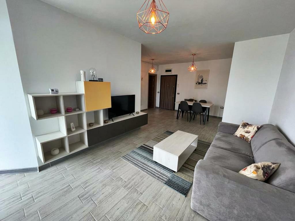 Dragomir Apartments Alezzi 1 Năvodari Екстериор снимка