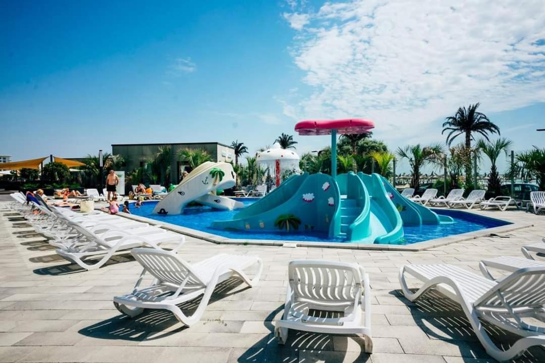 Dragomir Apartments Alezzi 1 Năvodari Екстериор снимка